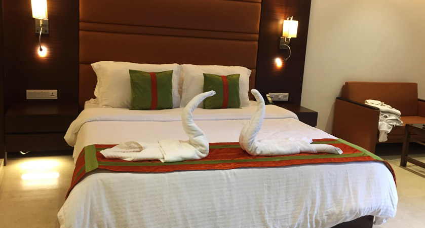 Samilton Hotel In Kolkata Double Bed Room